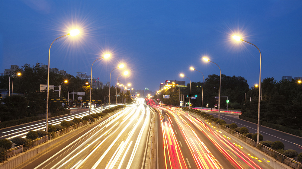 根據客戶的需求，提供合理的方案